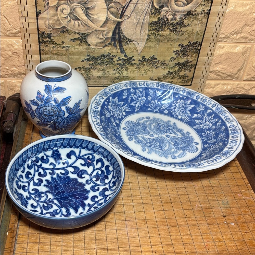 Andrea by Sadek Vase 4.5”H, Bowl 5.5”D Made Japan w Oval Chinoiserie Bowl